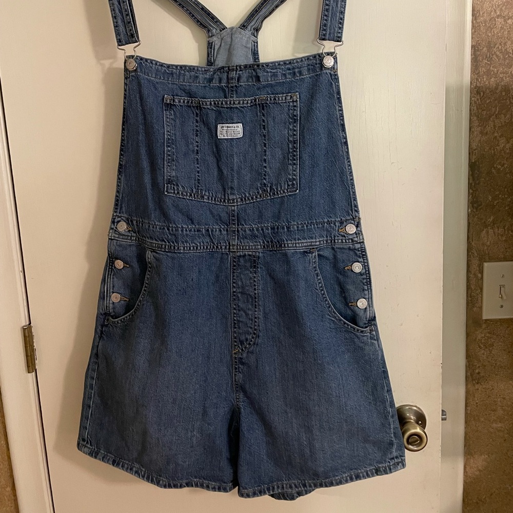 Levi’s Shortalls XL - purchased and never worn. Washed once.